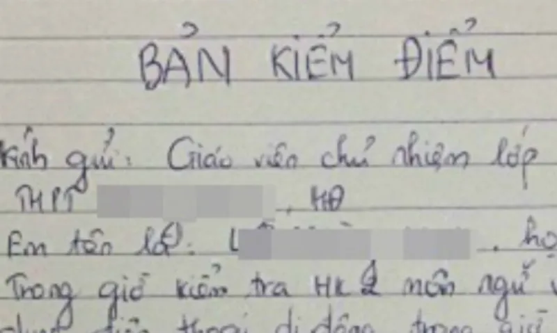 cô gái xinh đẹp sử dụng điện thoại