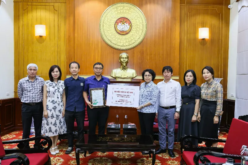 Tài khoản giả mạo